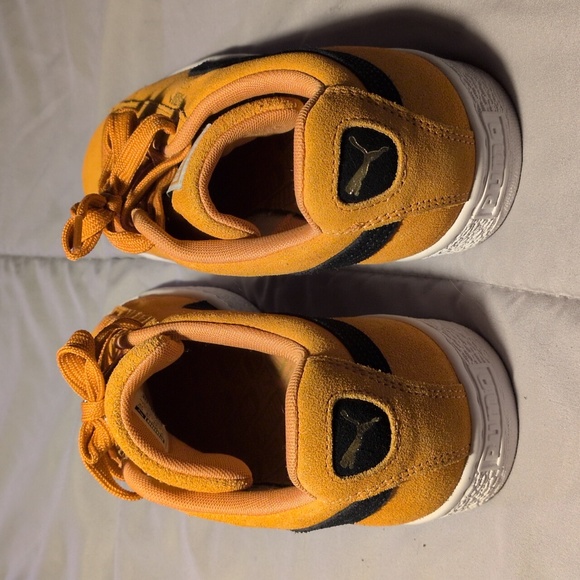 Puma Suede (10M) Orange and Black Sneakers - Picture 7 of 9
